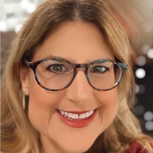 Meet your Posher, Rebecca - Picture 3 of 8